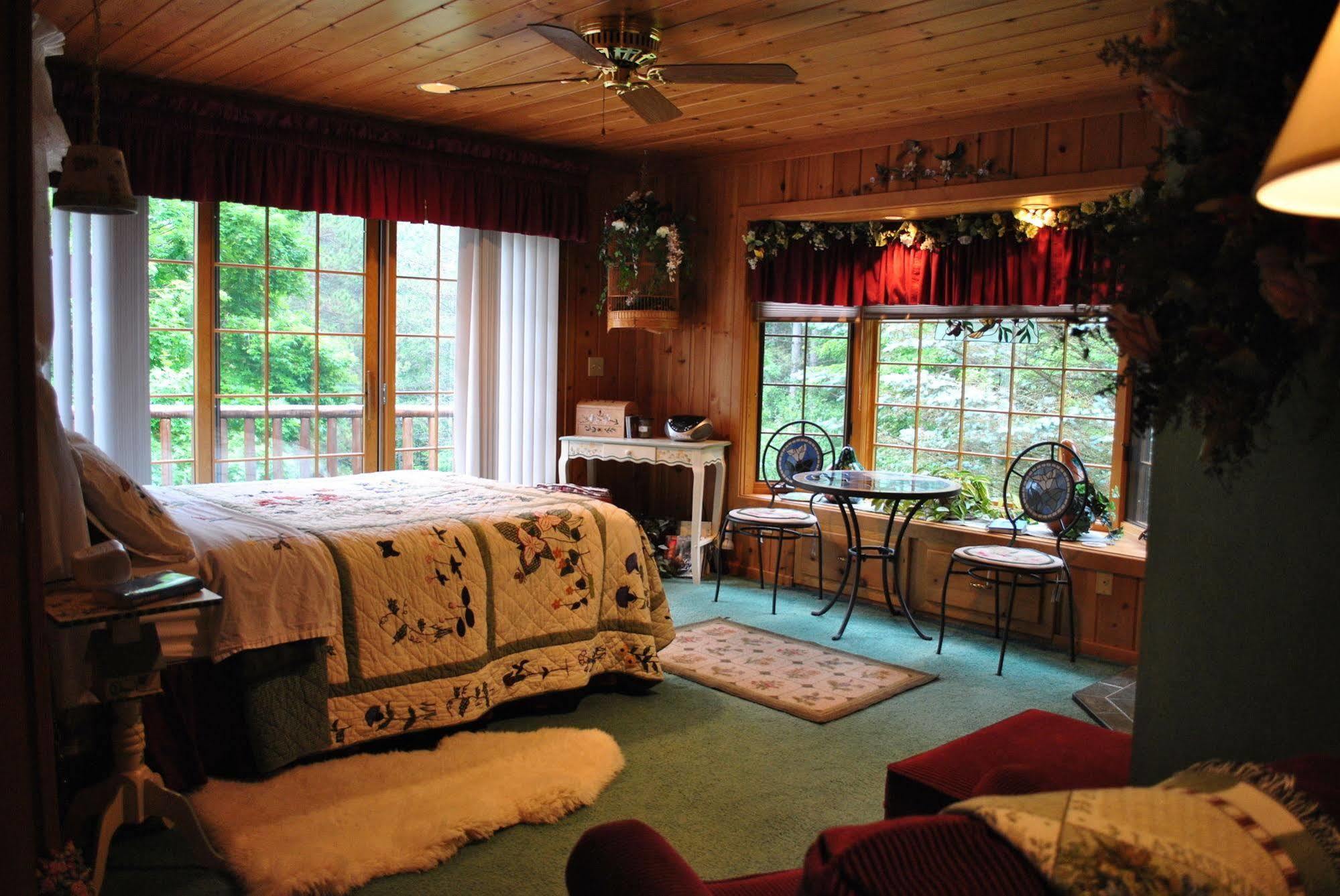 Horton Creek Inn B&B Charlevoix Luaran gambar